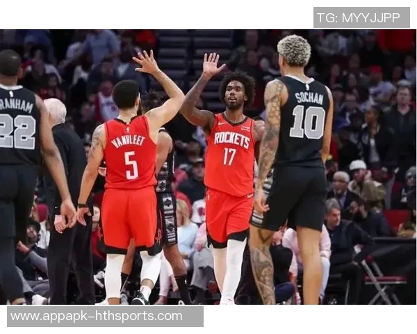 伊森称赞狄龙智谋出众自己将努力向其学习提升球技 伊森称赞狄龙智谋出众自己将努力向其学习提升球技