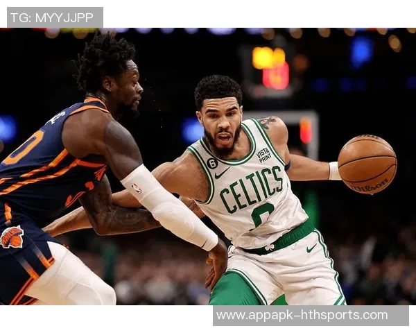 芬奇强调季前赛重在基础训练期待攻防状态全面回归 芬奇强调季前赛重在基础训练期待攻防状态全面回归