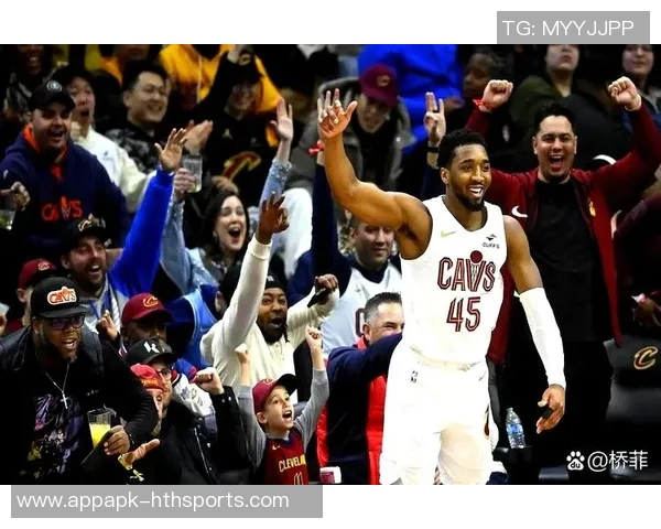 勇士队即将裁掉双向合同前锋杰克逊罗引发关注与讨论 勇士队即将裁掉双向合同前锋杰克逊罗引发关注与讨论