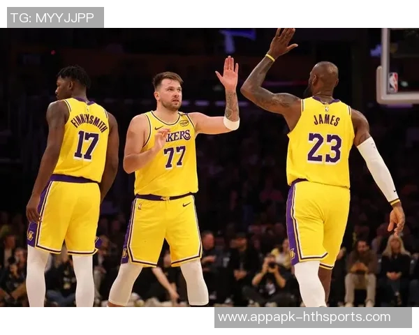 东契奇惊叹詹姆斯投篮表现仅失两球称其太疯狂了