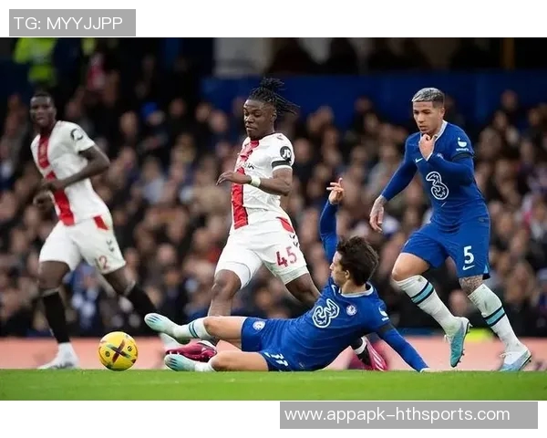 拉维亚蓝军生涯遭遇重创21岁小将两年内伤缺503天令人心痛